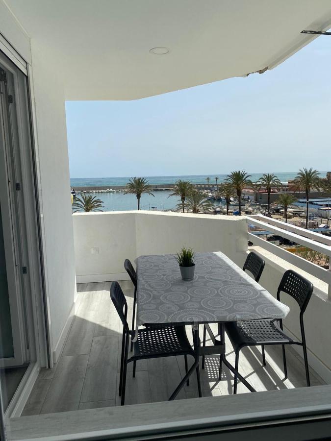 Palm True Towers 1, Marina Beach Apartment 푸엔히롤라 외부 사진